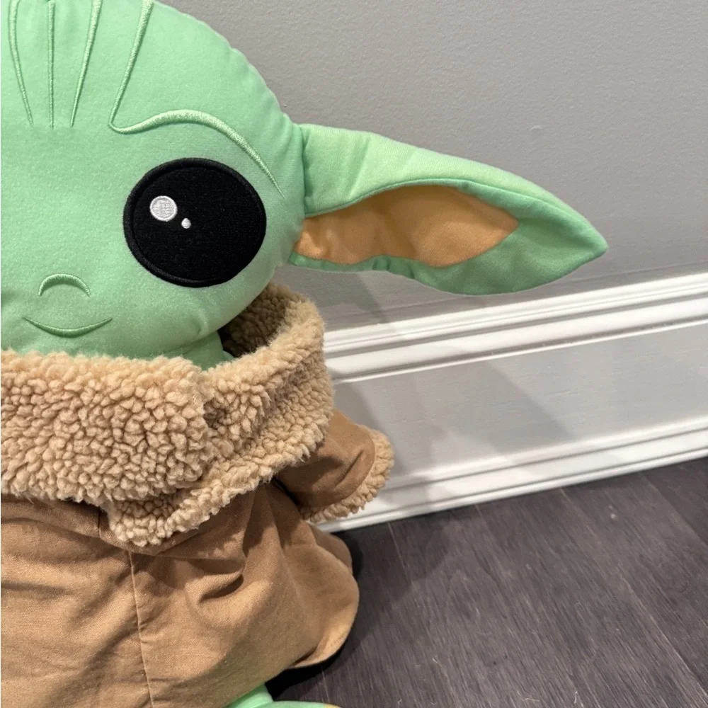 Star Wars The Mandalorian Grogu 21” in Green Tan Plush Toy Stuffed Animal Kids